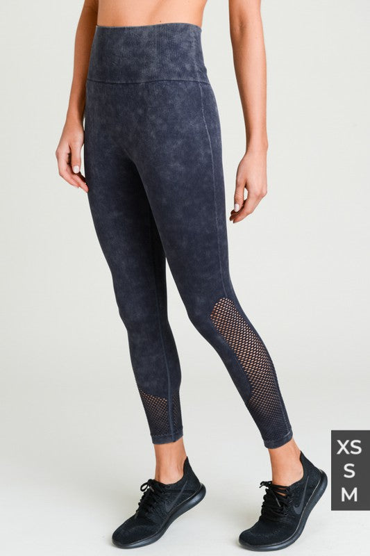 HIGHWAIST SEAMLESS LEGGINGS (BLACK) - BEYOUtify Boutique