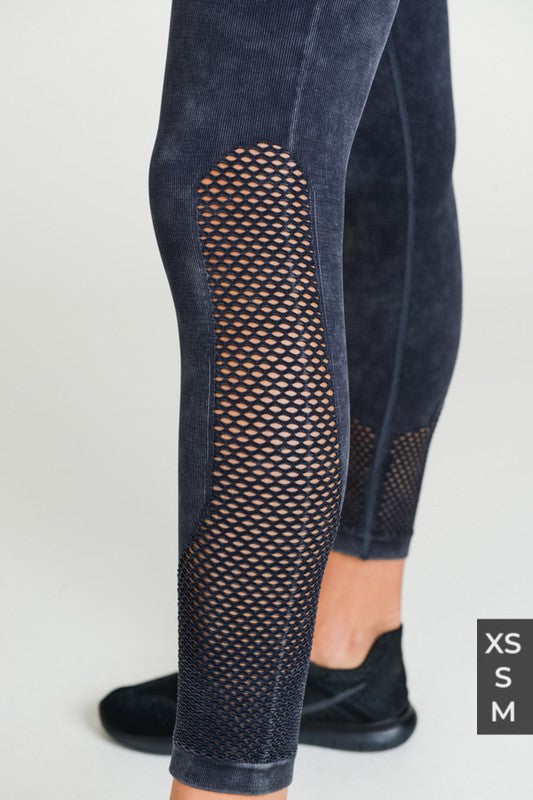 HIGHWAIST SEAMLESS LEGGINGS (BLACK) - BEYOUtify Boutique