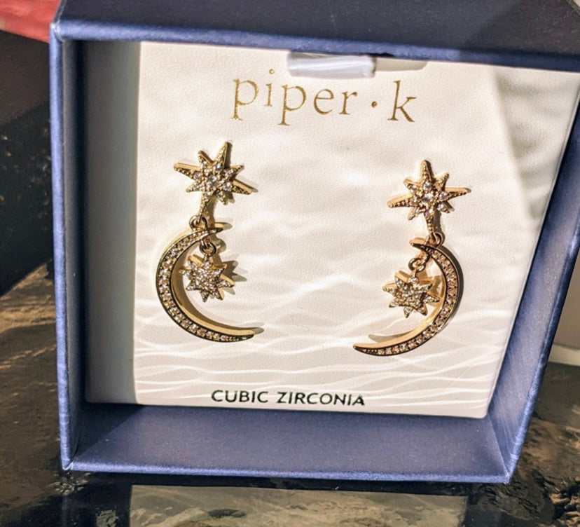 Star Shunning Gold Earrings - BEYOUtify Boutique