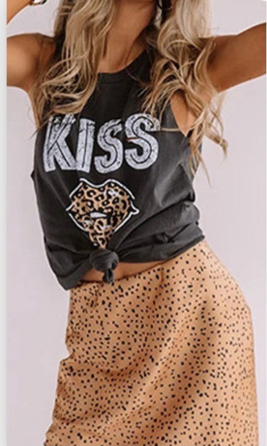 LEOPARD LIP PRINT TEE (BLACK) - BEYOUtify Boutique