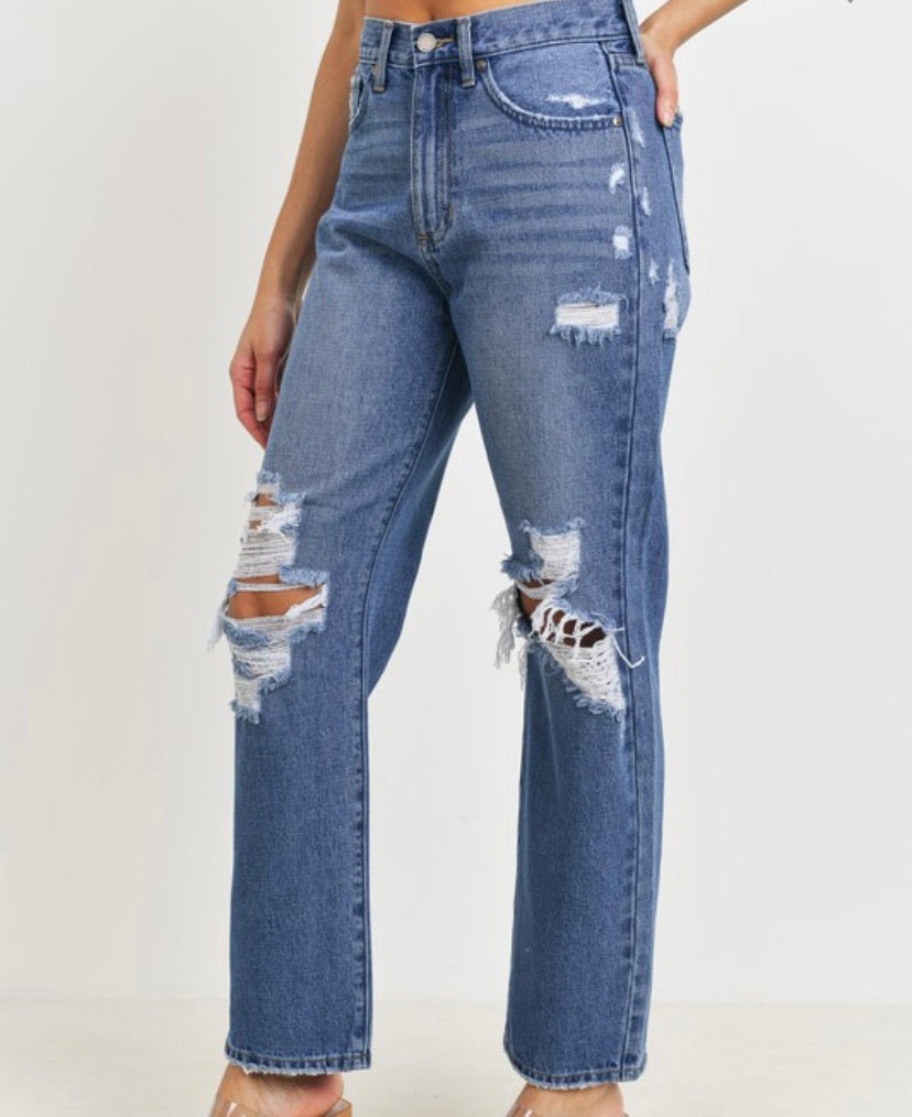 HIGH RISE MOM JEAN (BLUE) - BEYOUtify Boutique