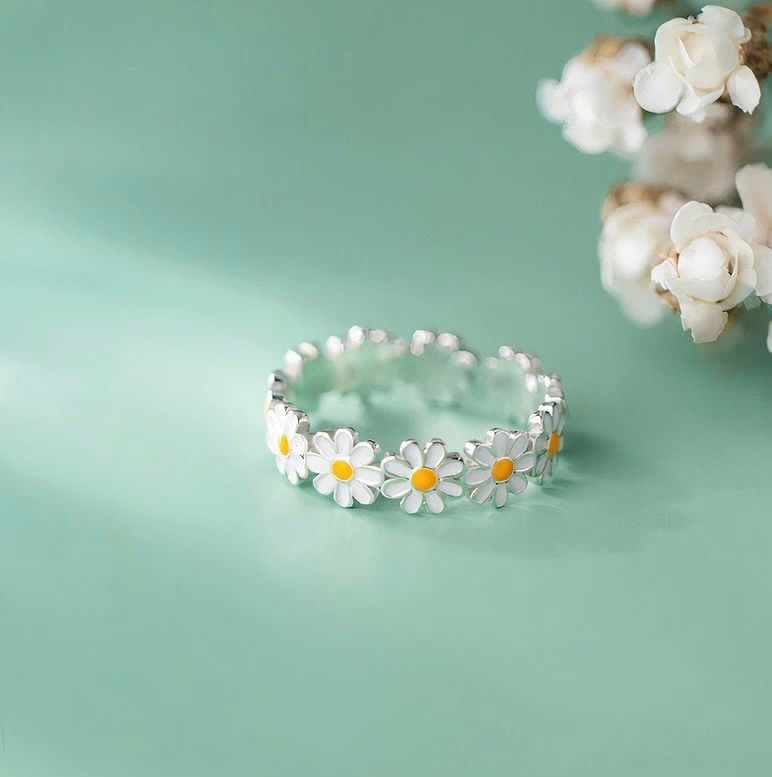 Dreamy Daisy Wreath Ring - BEYOUtify Boutique 