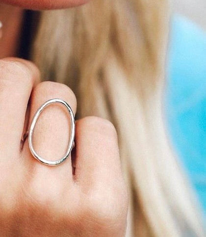 CURVED OVAL RING (SILVER) - BEYOUtify Boutique
