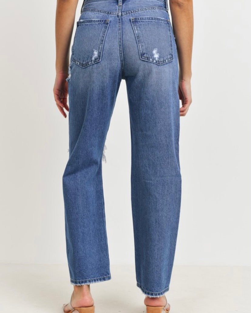HIGH RISE MOM JEAN (BLUE) - BEYOUtify Boutique 